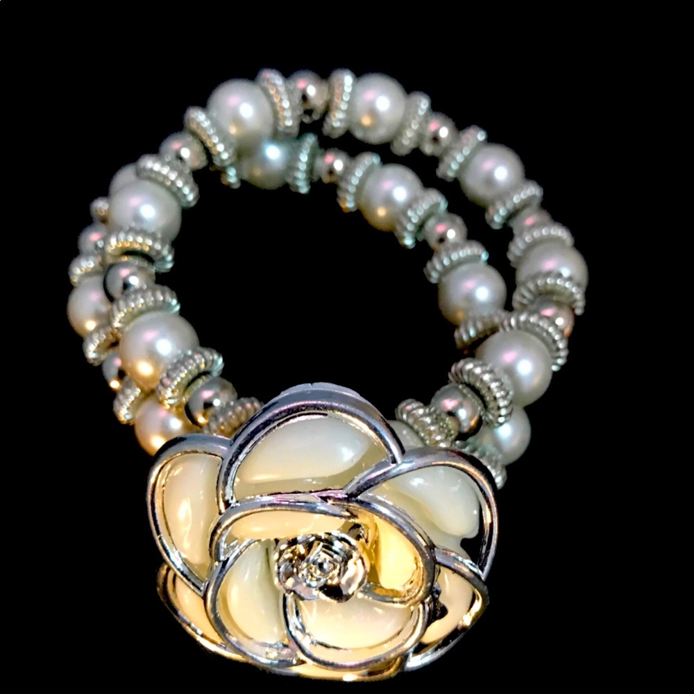 COPY - Grey double crossed charm bracelet